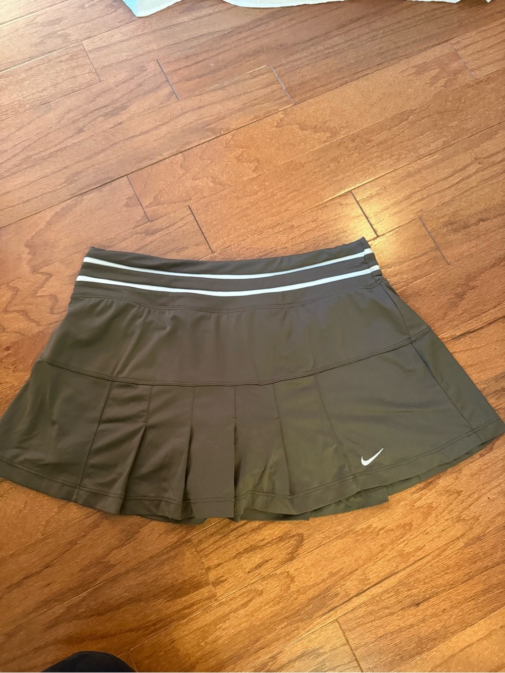 Nike Brown Pleated Tennis Skirt with White Stripe